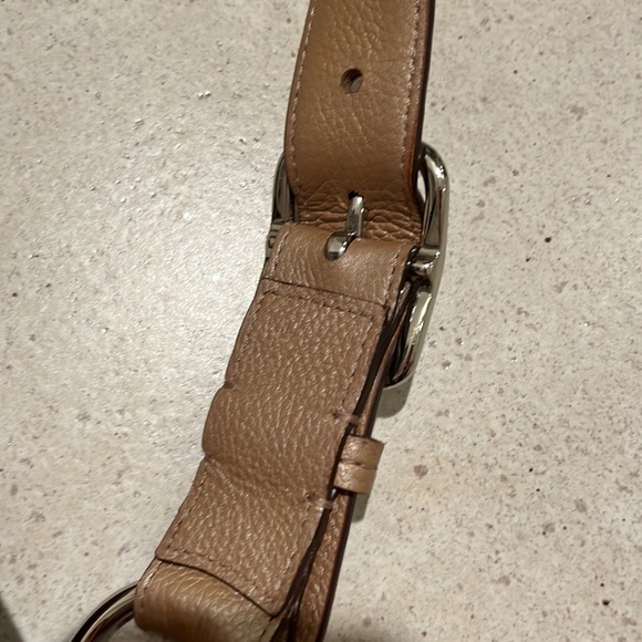 Coach Pearlized Tan leather bag with beautiful hardware - Picture 10 of 13